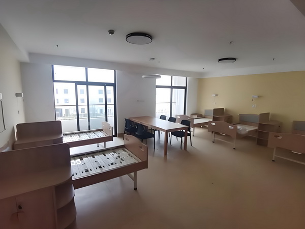 深圳入户中级职称吗_大龄青年相亲后闪婚丈夫不愿同房每天睡沙发 大龄青年相运造成E停