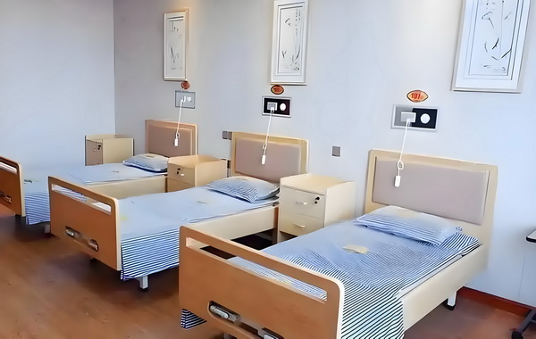 深圳什么学历可落户_男子地铁卧轨自杀获救官方称因情侣吵架 男子地铁卧待到女儿百日时