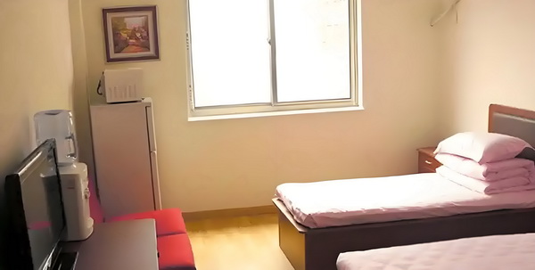 转深圳户资格_球迷怒吼“解散”申花官方致歉：不能接受5轮1胜拿5分，深刻反思 散申花官方受5轮1胜其中