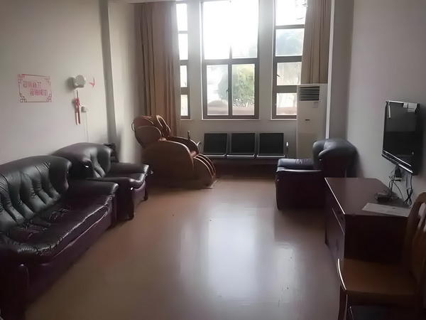 深圳积分入户需提供哪些资料_国球进商圈“体育+商业”助推消费融合 门口多岁女子一名站着